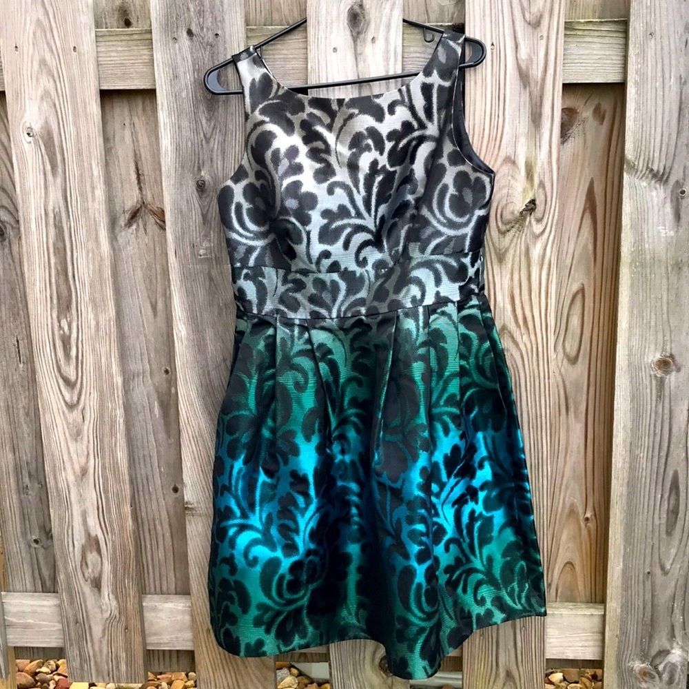 Flash sale 🌸Jessica Howard dress!